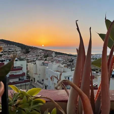 Apartamento Cubo's Benalvistas Urban Love & 2 Free Parking