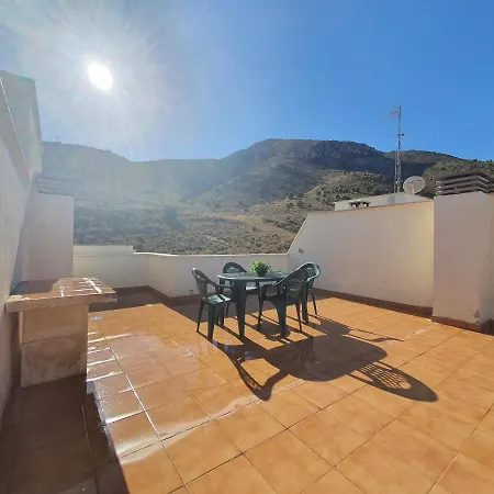 Cubo's Benalvistas Urban Love & 2 Free Parking *