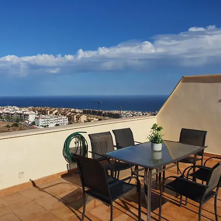 Apartamento Cubo's Benalvistas Urban Love & 2 Free Parking *