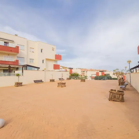 Apartamento Cubo's Benalvistas Urban Love & 2 Free Parking *
