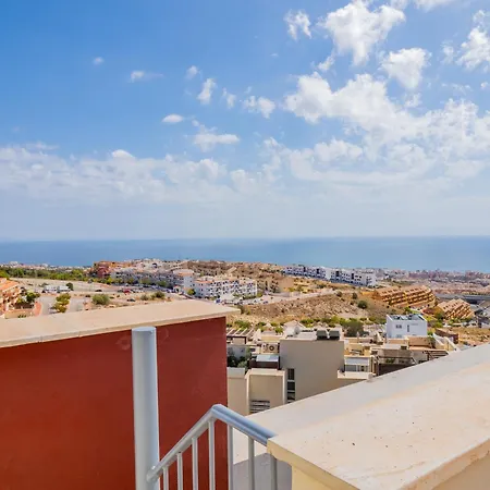 Apartamento Cubo's Benalvistas Urban Love & 2 Free Parking *